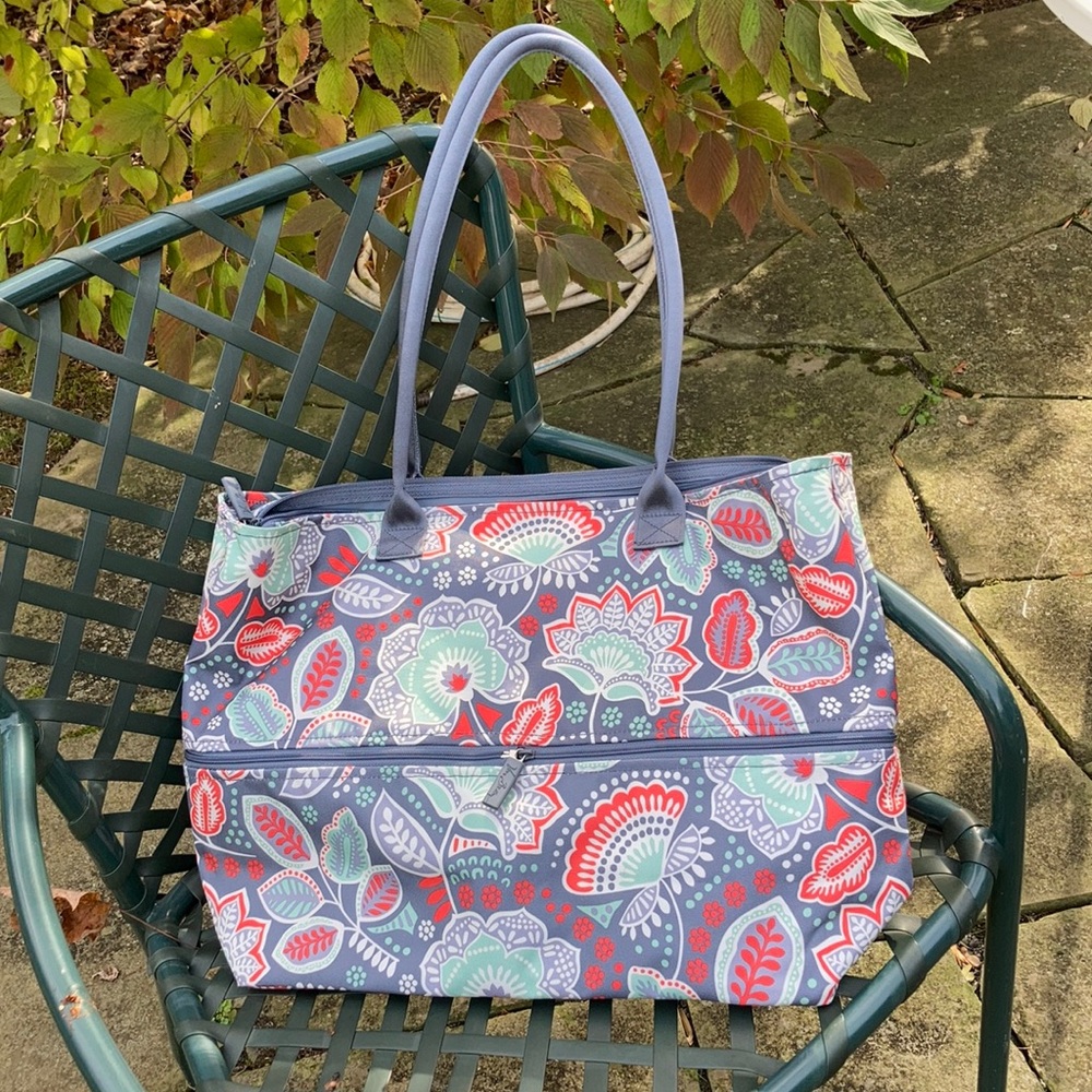 Vera Bradley Weekend Bag with 4” of expansion